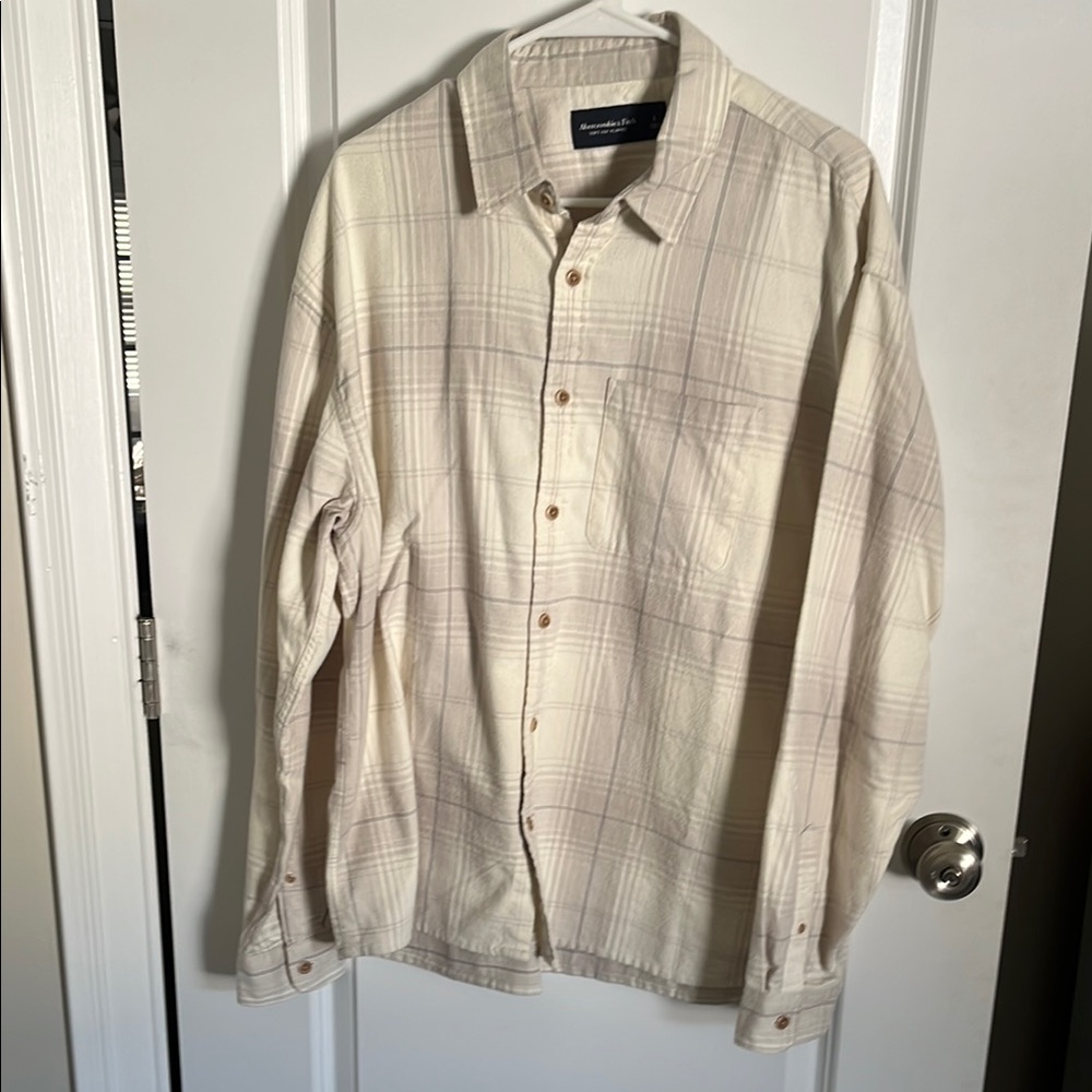 Abercrombie & Fitch Cream Plaid Flannel Button Down Shirt